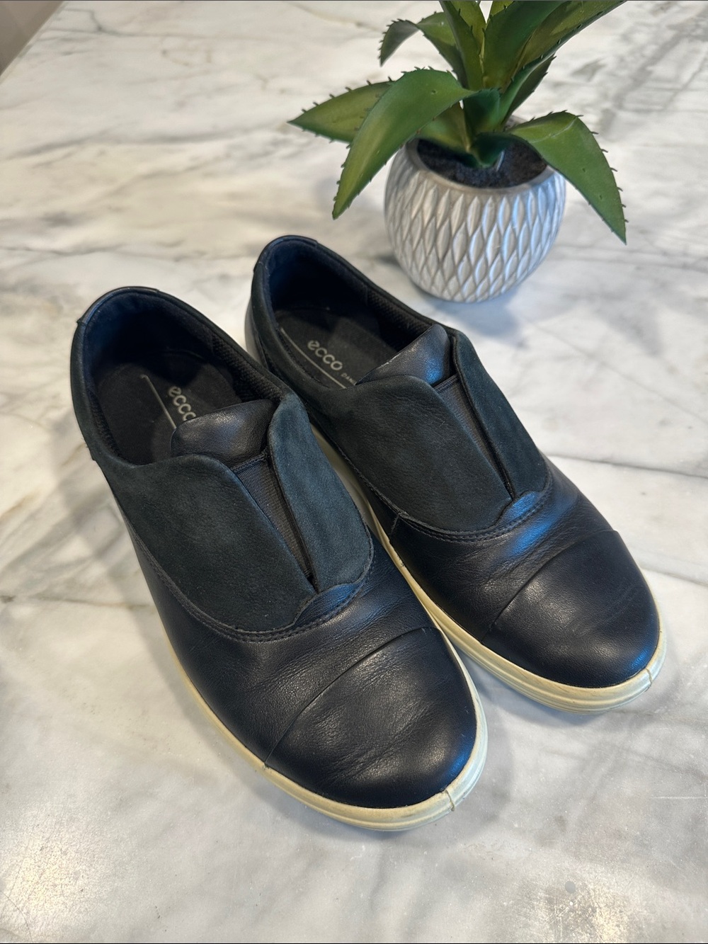 Ecco Dark Blue Leather Slip-On Loafers Size 7 (38 EU)